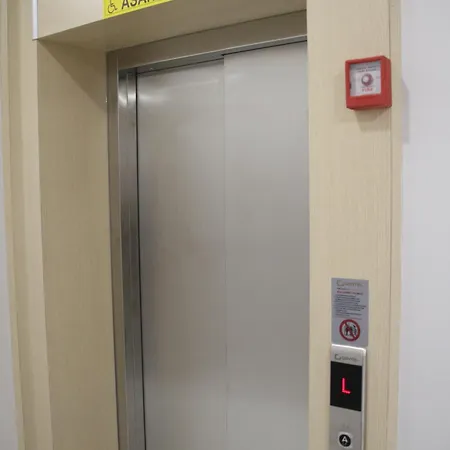 Mof Comfort ホテル