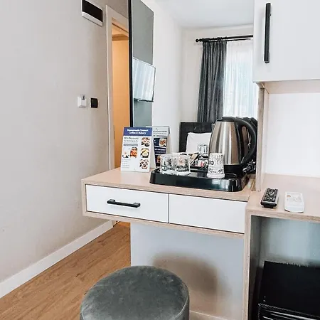 Mof Comfort ホテル *